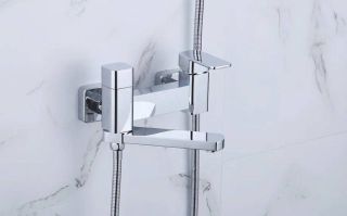 Смеситель для ванны Rose R2602 хром